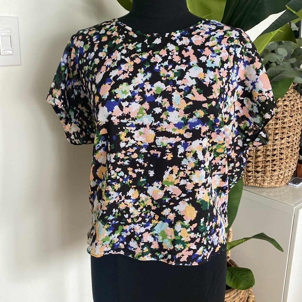 BCBG Floral Art Deco Flowy blouse with back cut out